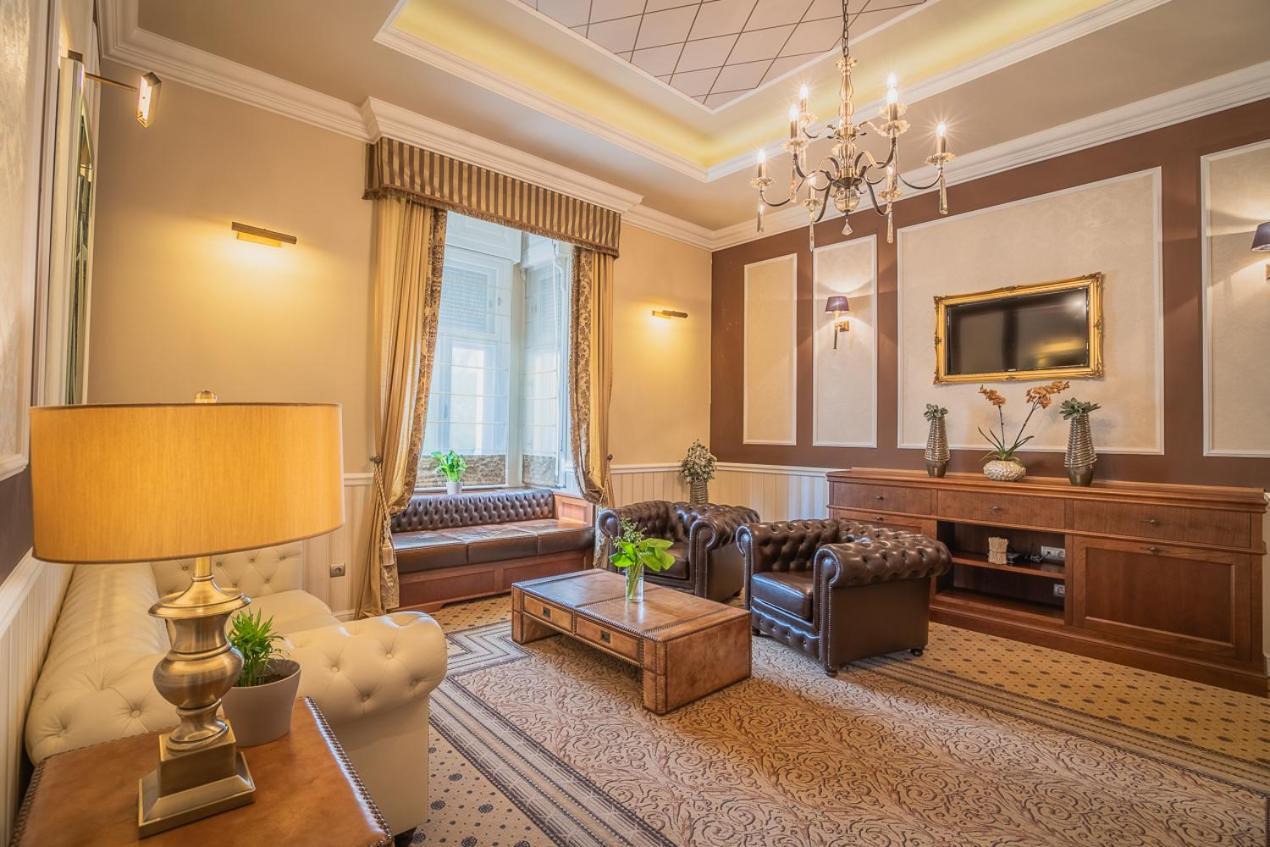 Avilla Thanhoffer Siófok Extérieur photo